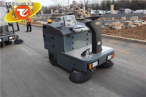 小型14米3刷3轮工厂物业用电动扫地车